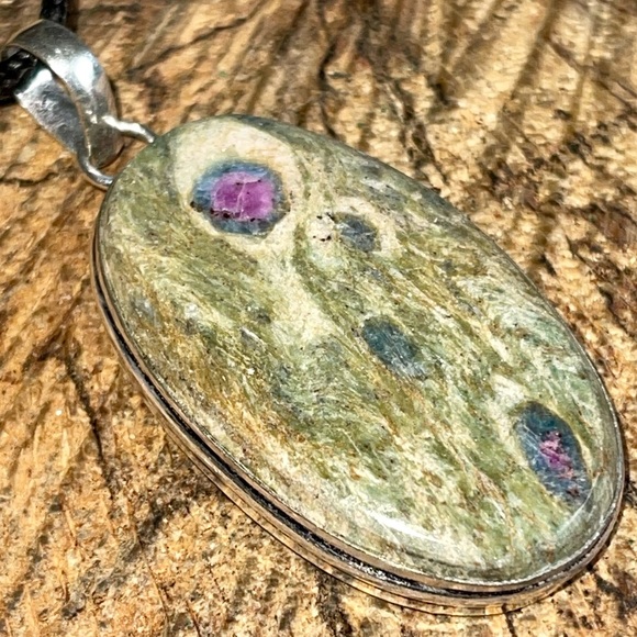 Corundum Ruby Fuchsite Pendant 2 1/4” - Picture 9 of 12